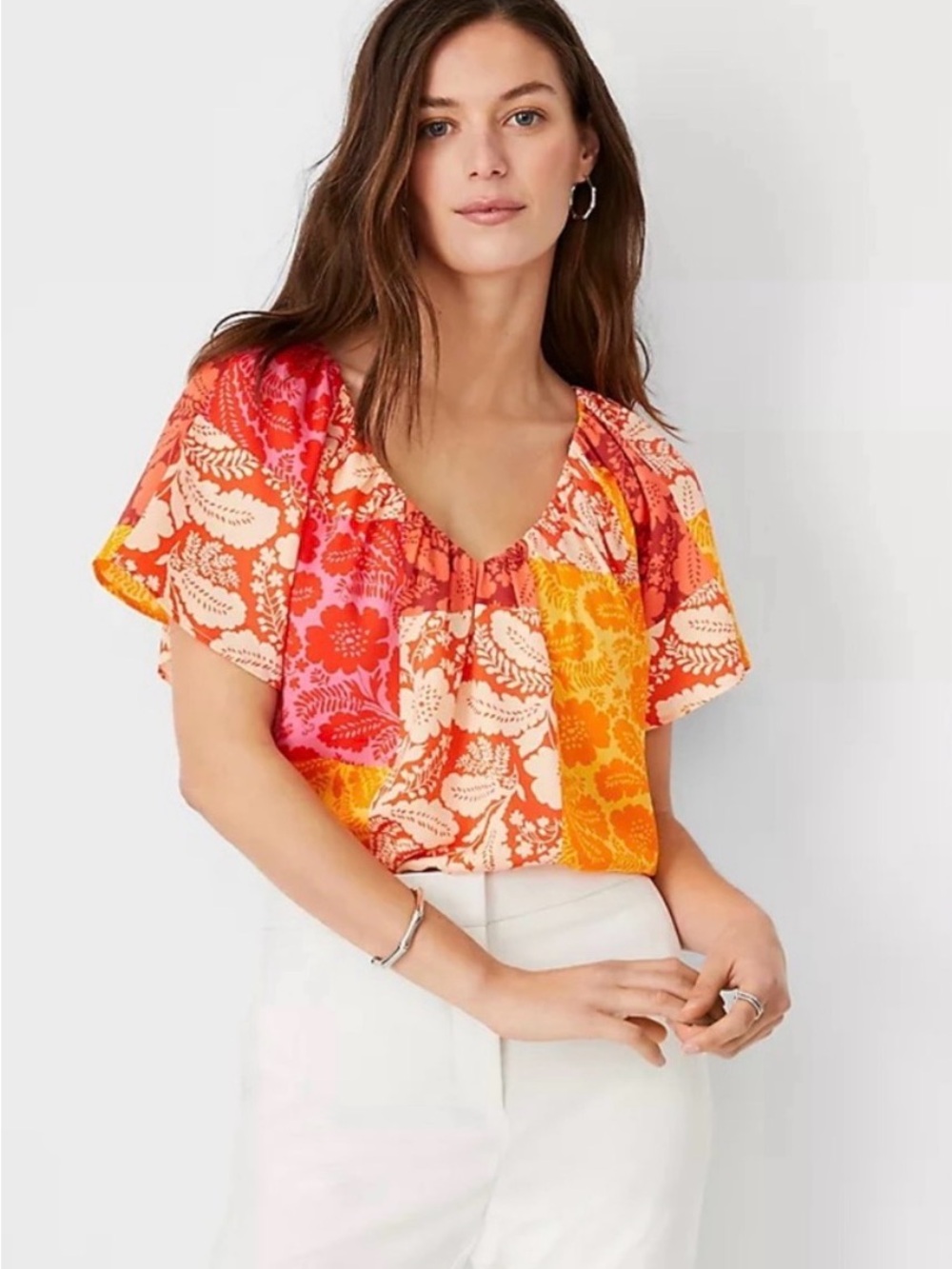 Ann Taylor Patchwork Floral V-Neck Flutter Sleeve Blouse Pink Orange Size M EUC